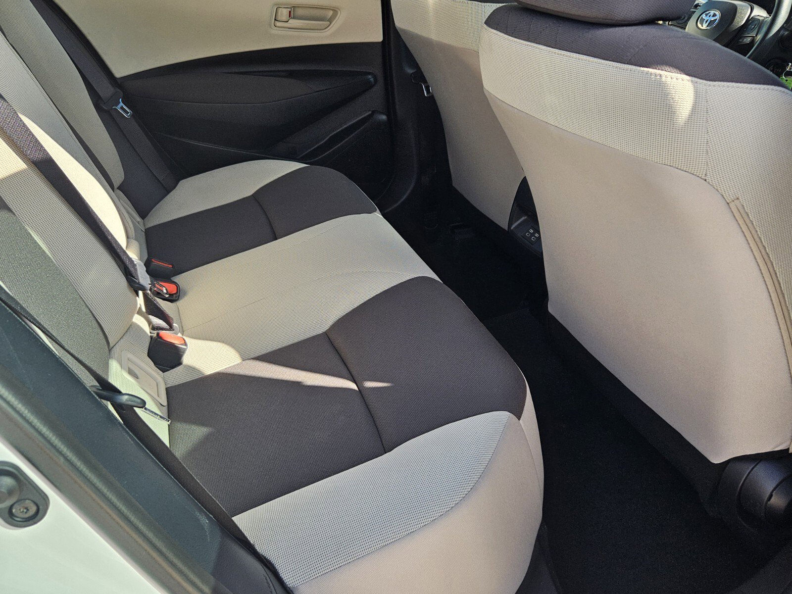 Certified 2023 Toyota Corolla LE image 9