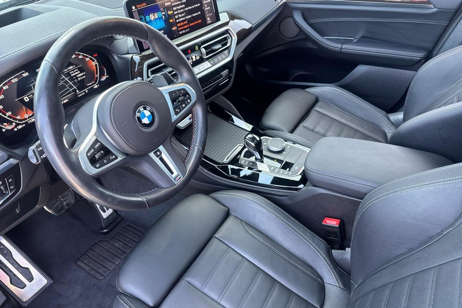 Used 2023 BMW X4 M40i w/ Premium Package image 4