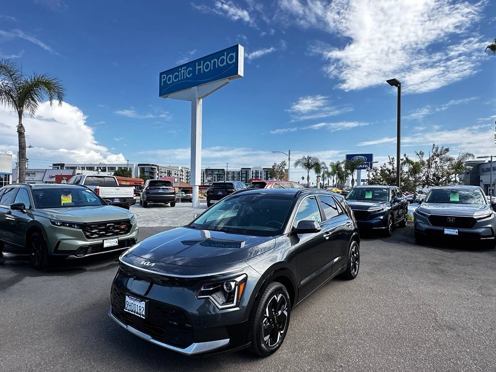 Used 2023 Kia Niro Wind FWD image 2