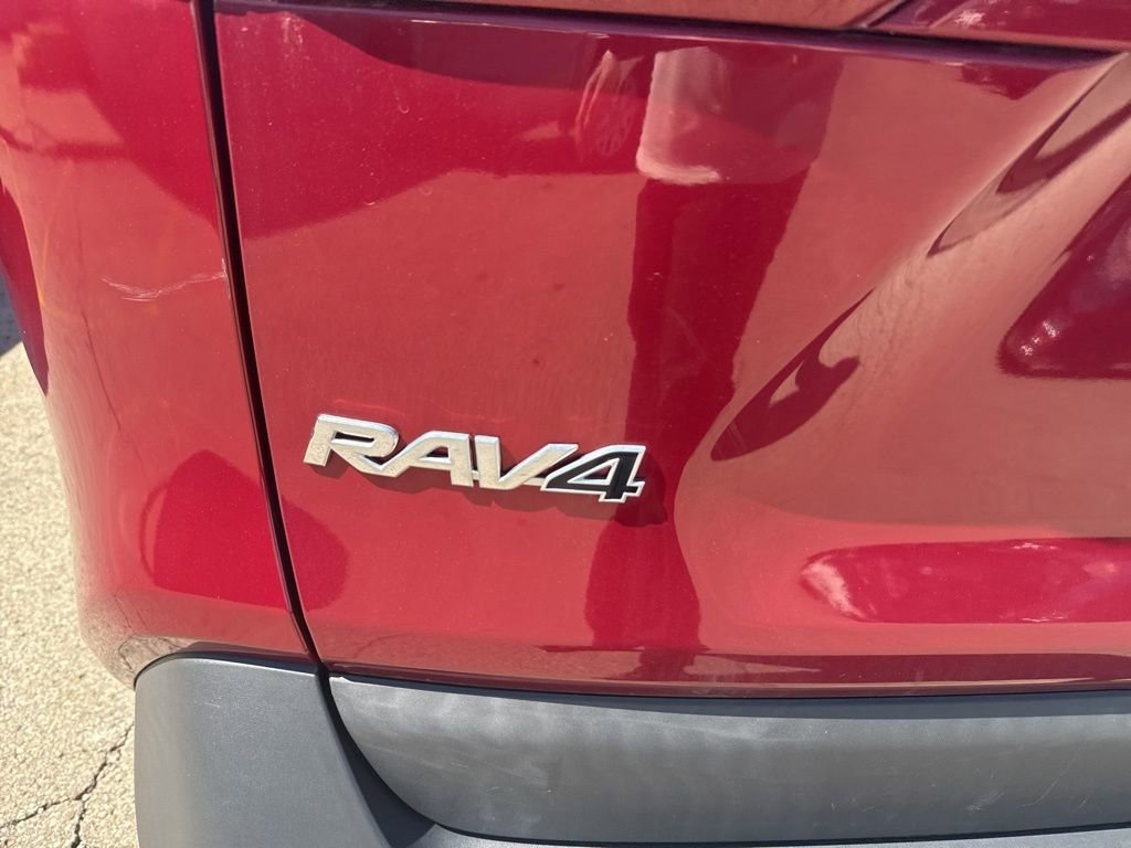 Used 2019 Toyota RAV4 LE w/ All Weather Liner Package image 4