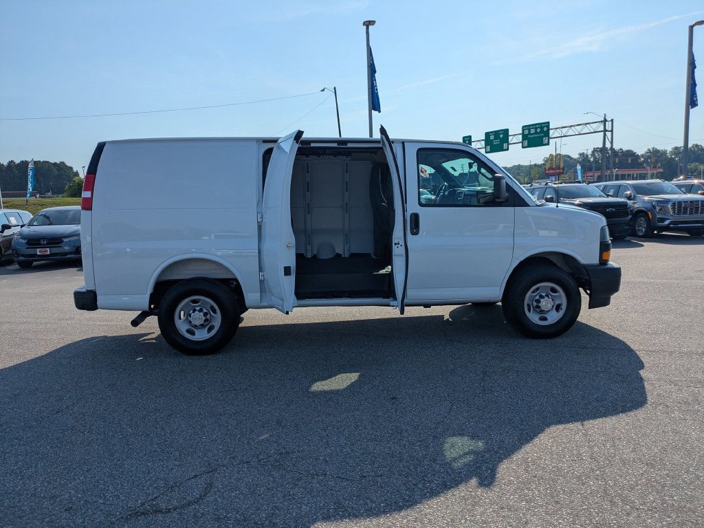 New 2026 Chevrolet Express 2500 RWD image 23