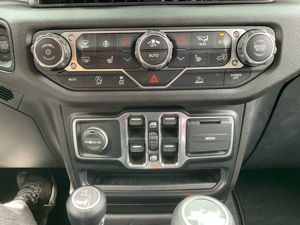 Used 2024 Jeep Wrangler Sport S image 25