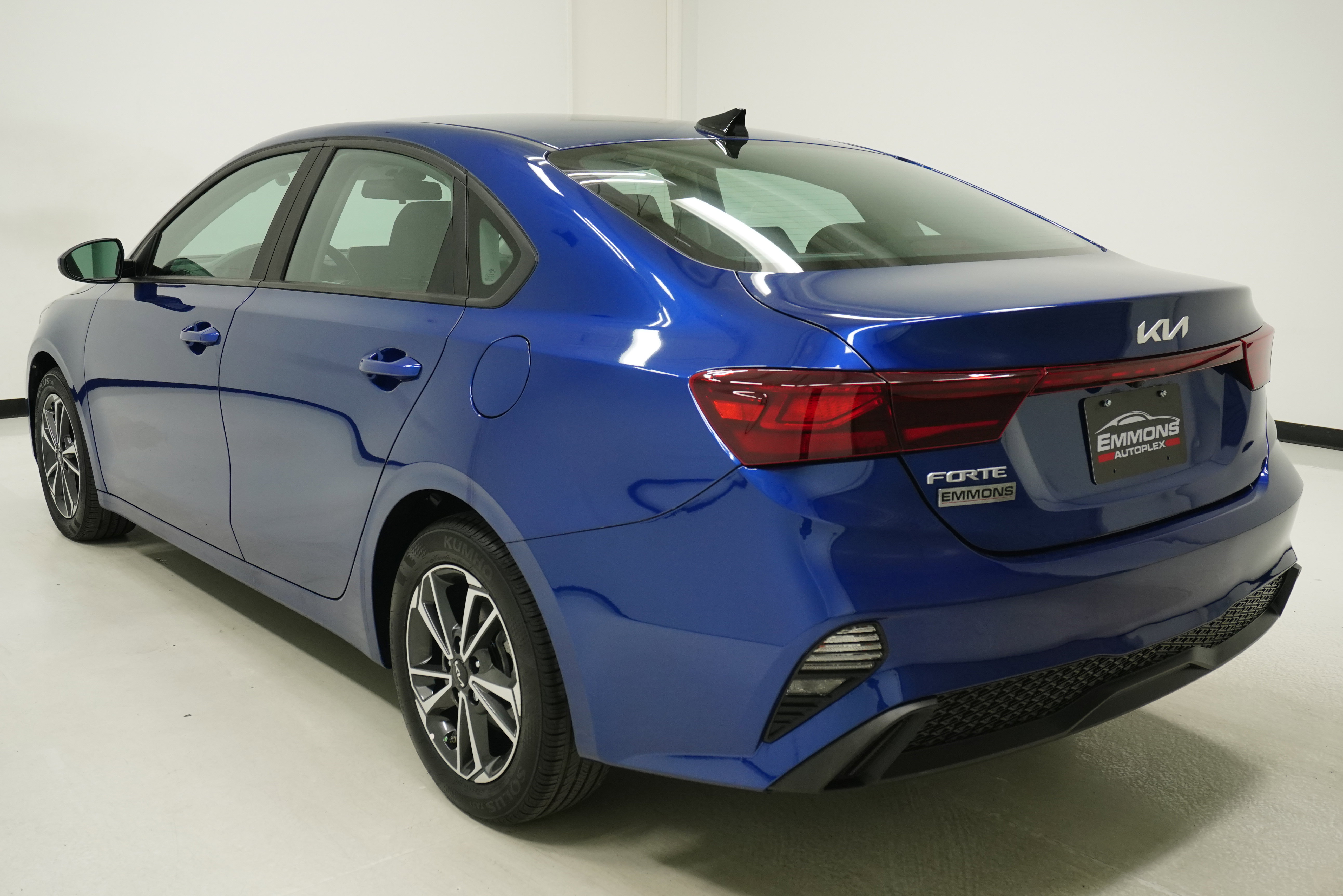 Used 2023 Kia Forte LXS FWD image 6