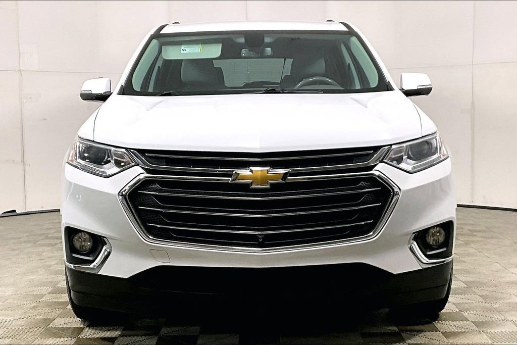 Used 2020 Chevrolet Traverse LT w/ LT Premium Package image 3
