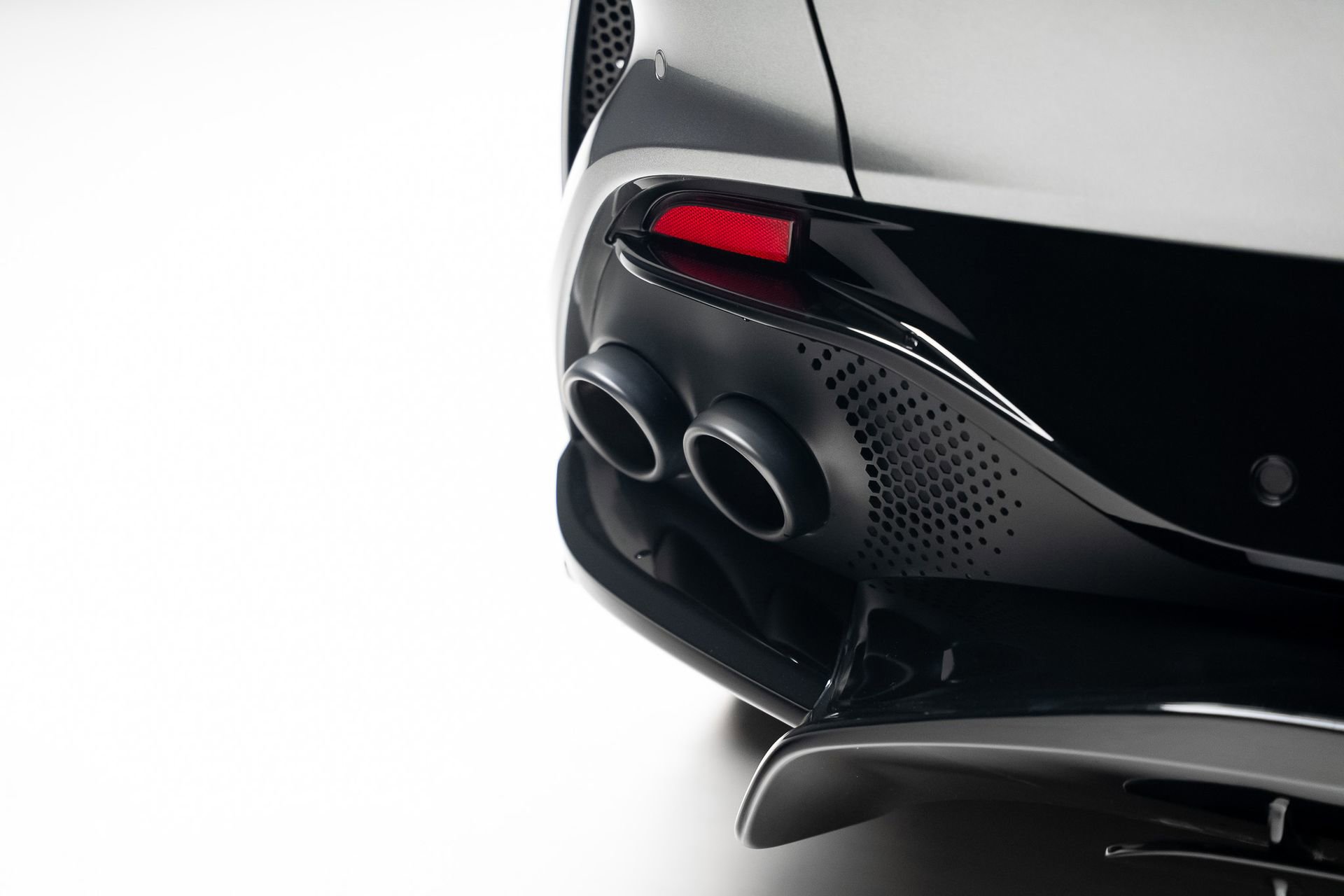 Used 2023 Aston Martin DBX 707 image 30