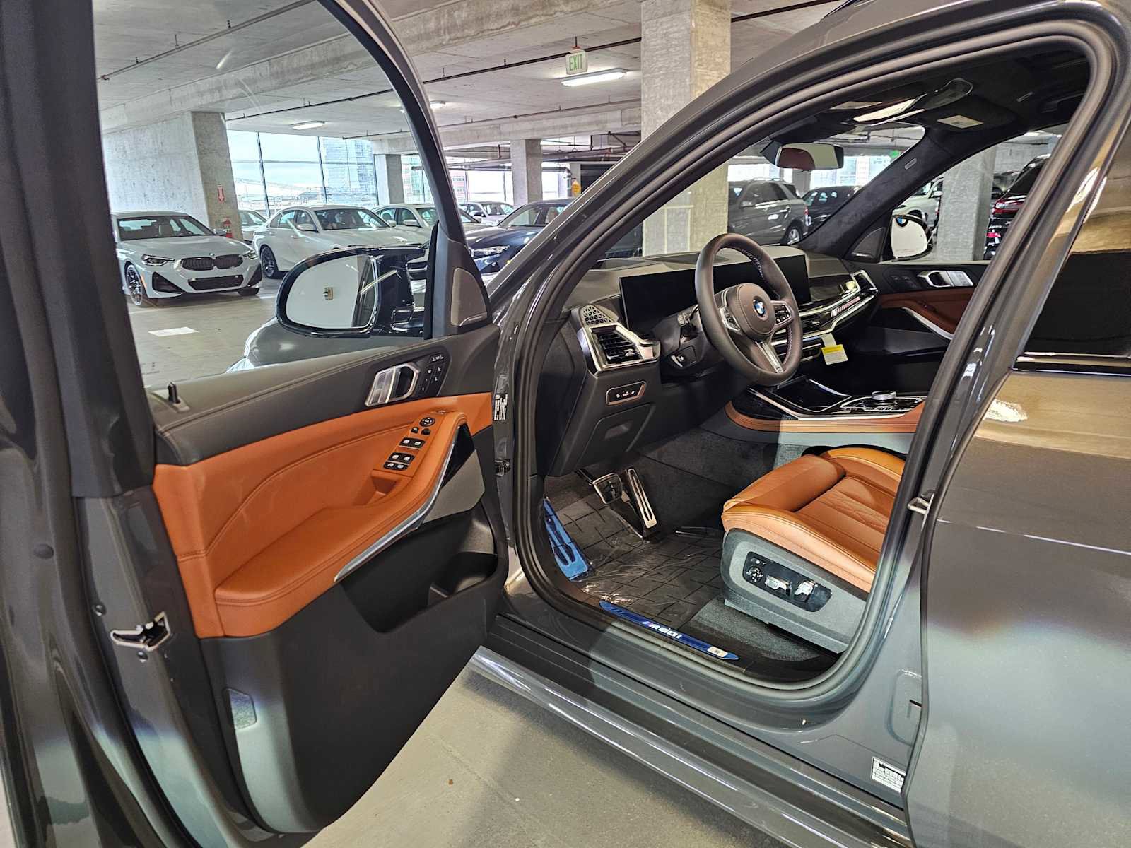 New 2026 BMW X7 M60i image 31