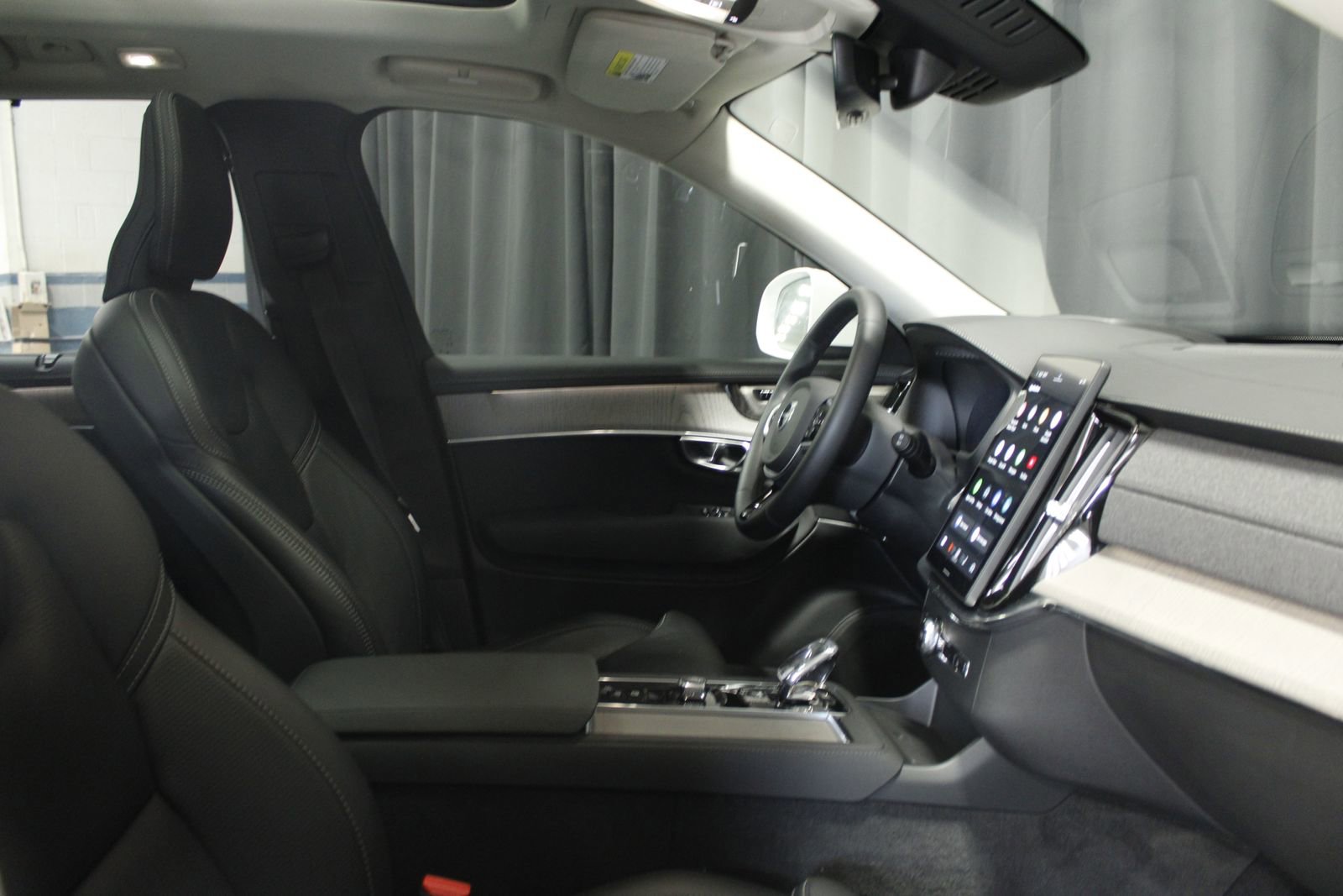 Used 2025 Volvo XC90 T8 Ultra image 31