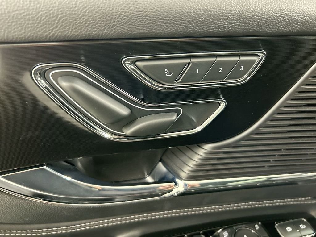 Used 2022 Lincoln Corsair AWD w/ Equipment Group 101A image 10