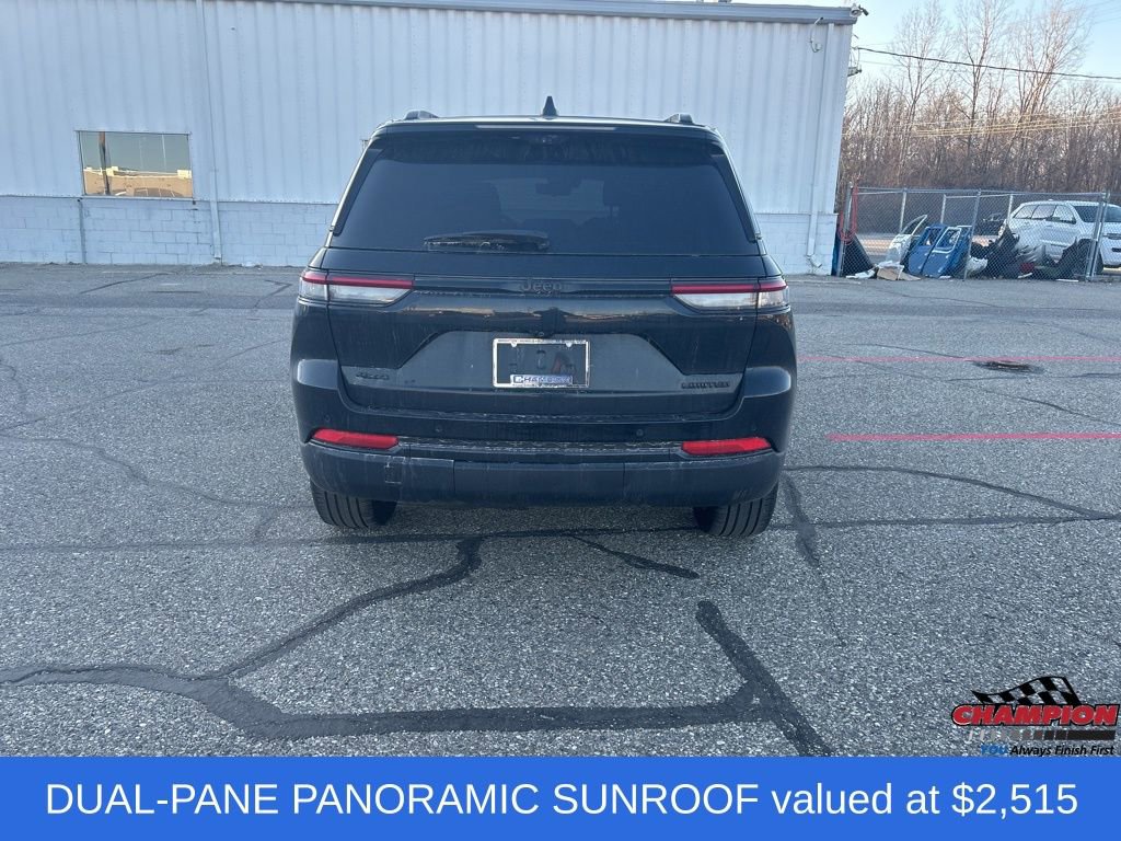 Used 2025 Jeep Grand Cherokee Limited w/ Luxury Tech Group II image 4