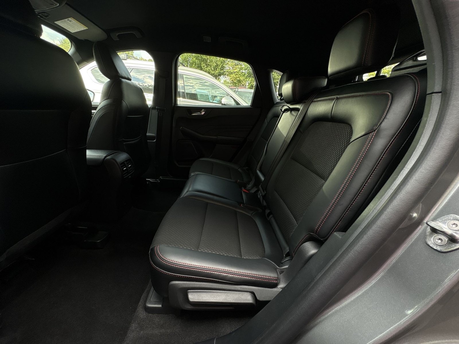 Used 2025 Ford Escape ST-Line Select AWD/4WD image 23
