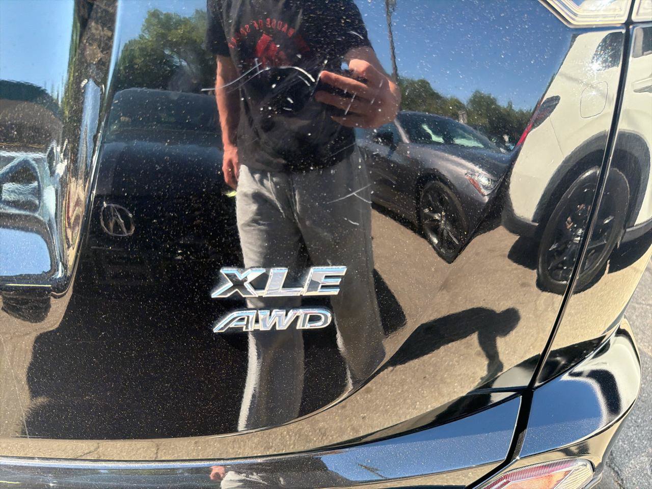 Used 2018 Toyota RAV4 XLE w/ Plus Extra Value Package AWD/4WD image 8