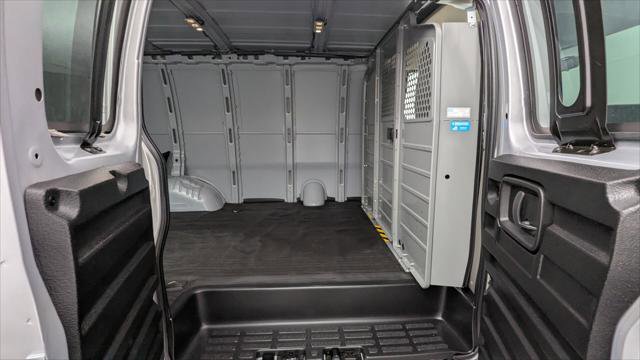 Used 2024 Chevrolet Express 2500 w/ Driver Convenience Package RWD image 17