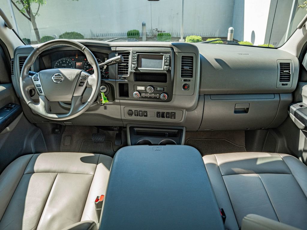 Used 2016 Nissan NV 3500 SL RWD image 28