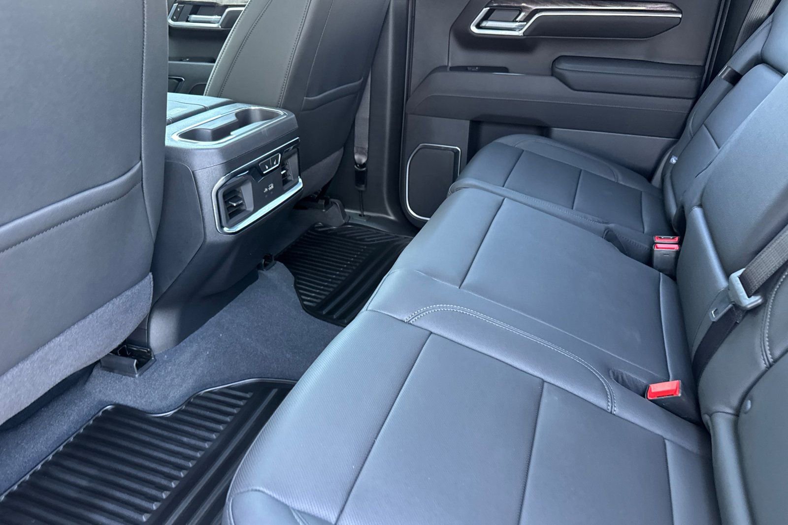 New 2026 Chevrolet Silverado 1500 LTZ w/ LTZ Premium Package AWD/4WD image 11