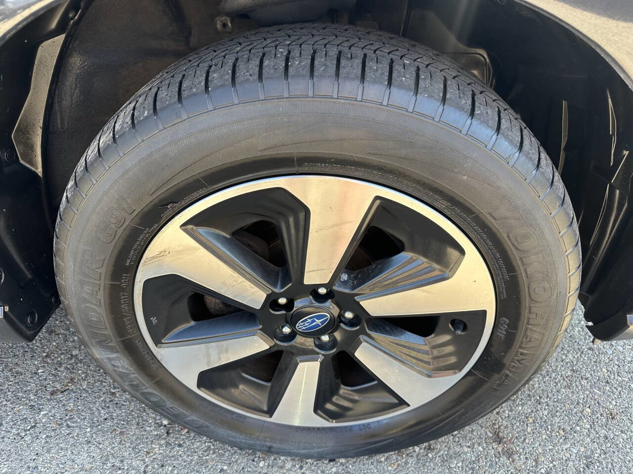 Used 2017 Subaru Forester 2.5i Premium w/ All-Weather Package AWD/4WD image 28