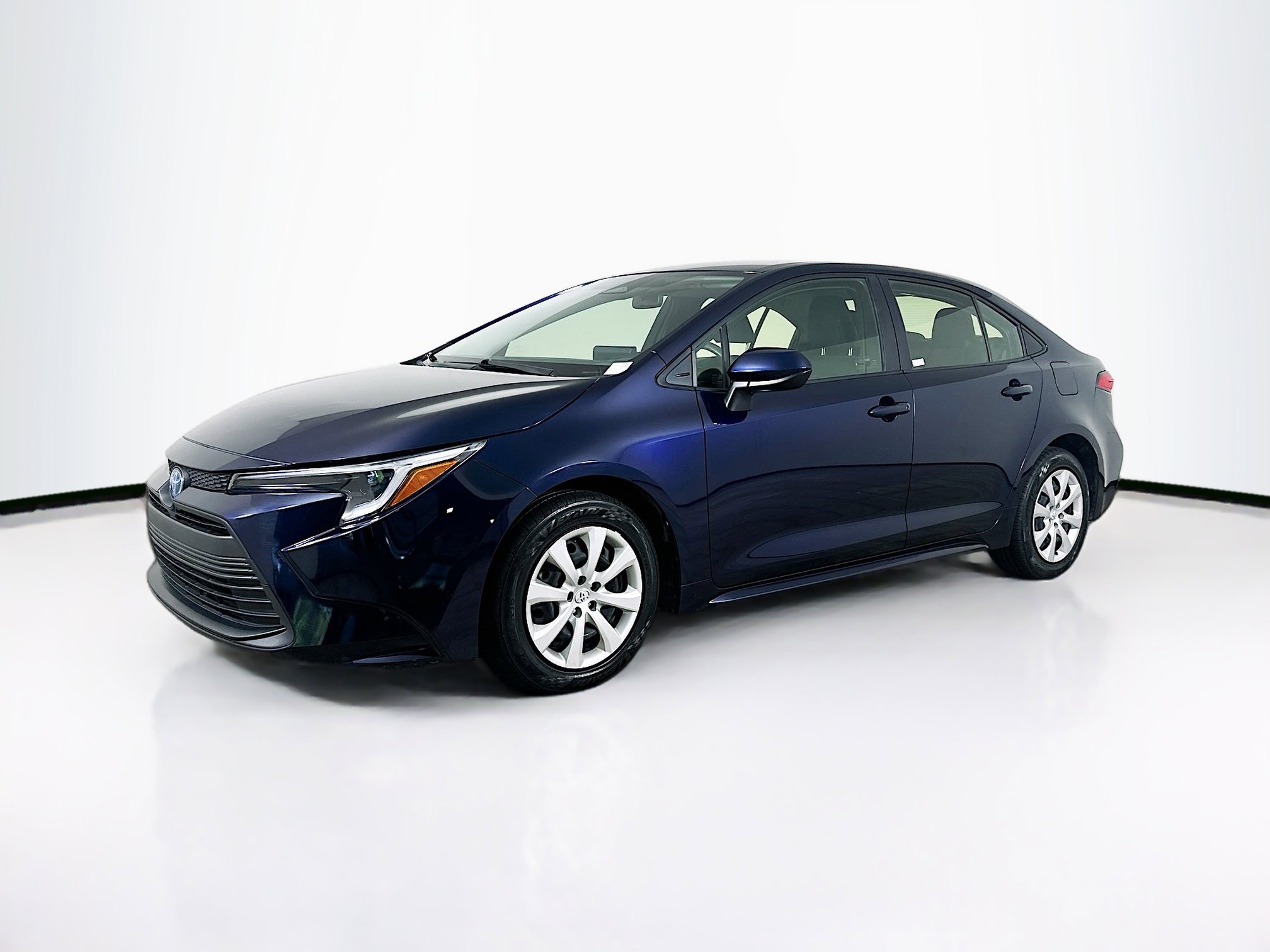 Used 2023 Toyota Corolla LE FWD image 3