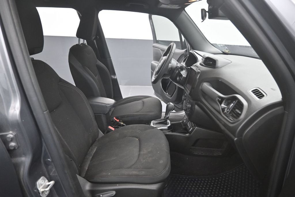 Used 2022 Jeep Renegade Altitude AWD/4WD image 12
