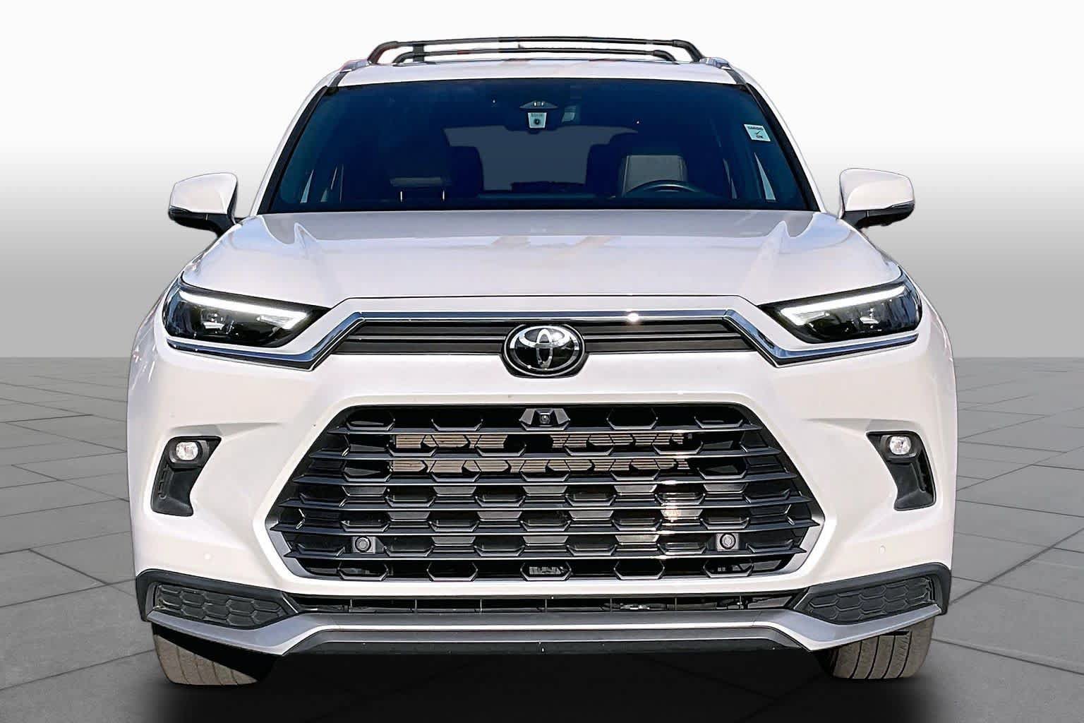 Used 2024 Toyota Grand Highlander AWD Hybrid image 3