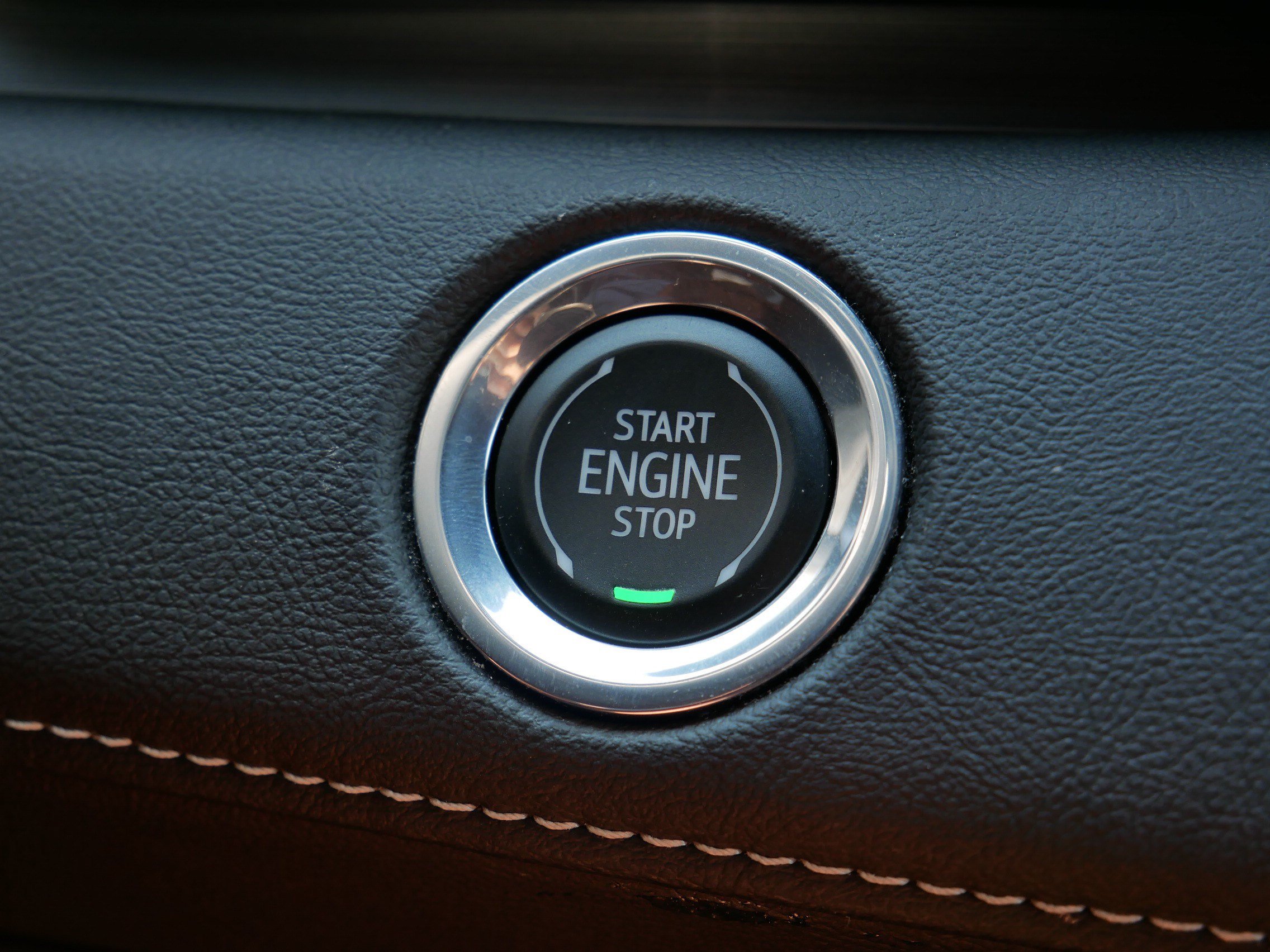 Certified 2023 Cadillac Escalade ESV Premium Luxury w/ Performance Package AWD/4WD image 29