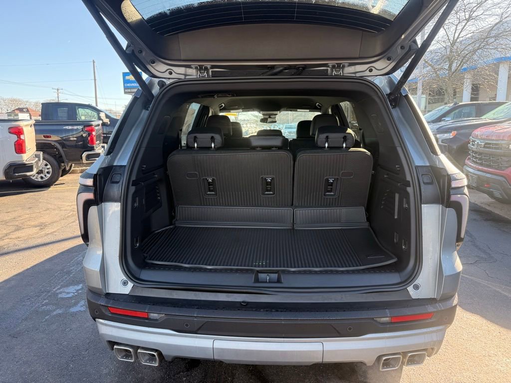 New 2026 Chevrolet Traverse LT w/ LPO, Floor Liner Package image 15