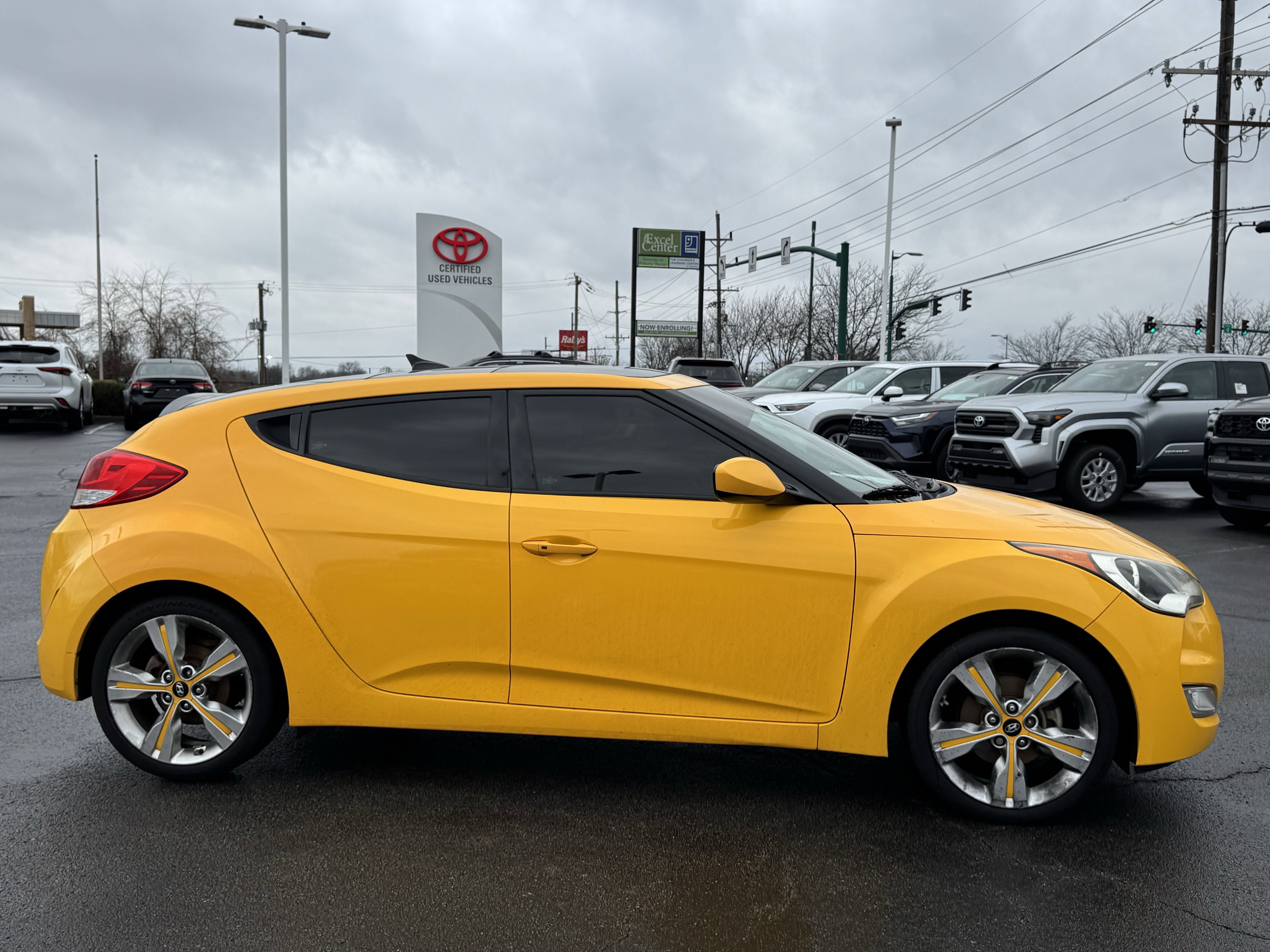 Used 2016 Hyundai Veloster w/ Option Group 02 image 17