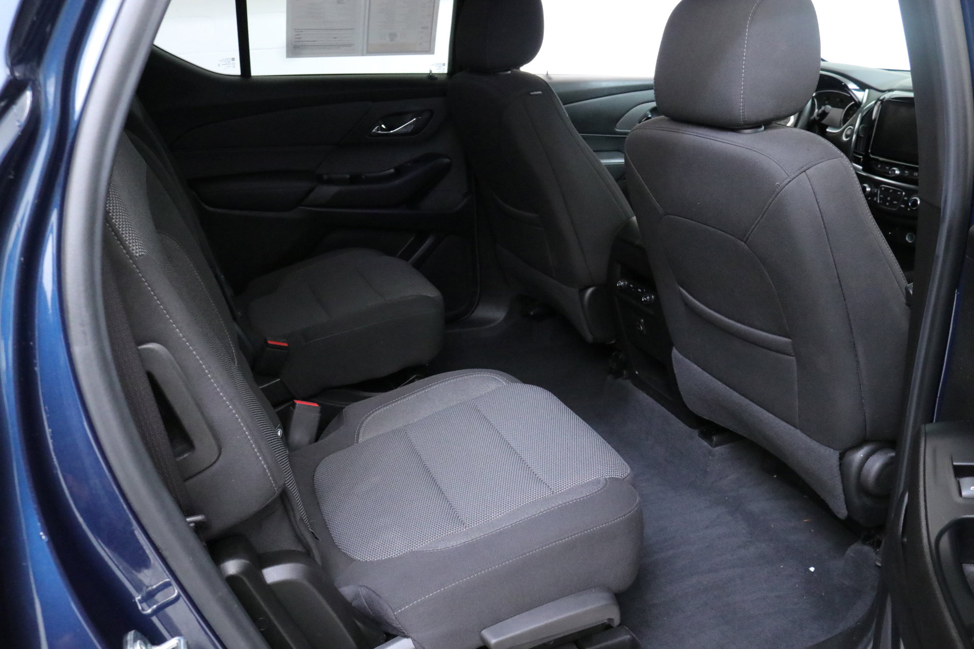 Used 2023 Chevrolet Traverse LT w/ LPO, Floor Liner Package image 27
