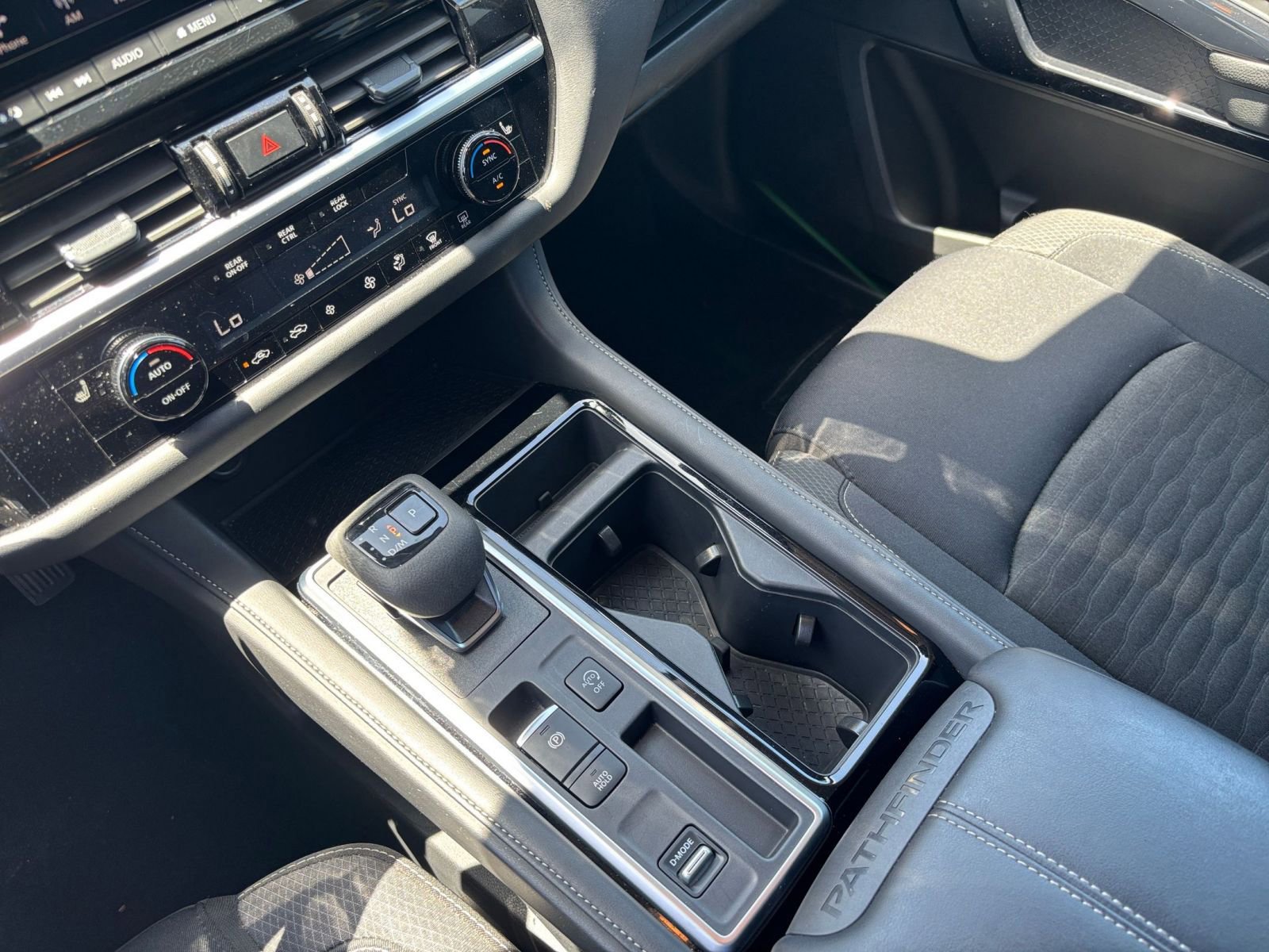 Used 2025 Nissan Pathfinder SV FWD image 44