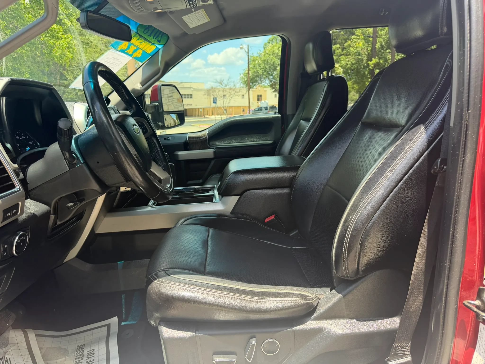 Used 2018 Ford F250 Lariat w/ Lariat Value Package AWD/4WD image 9