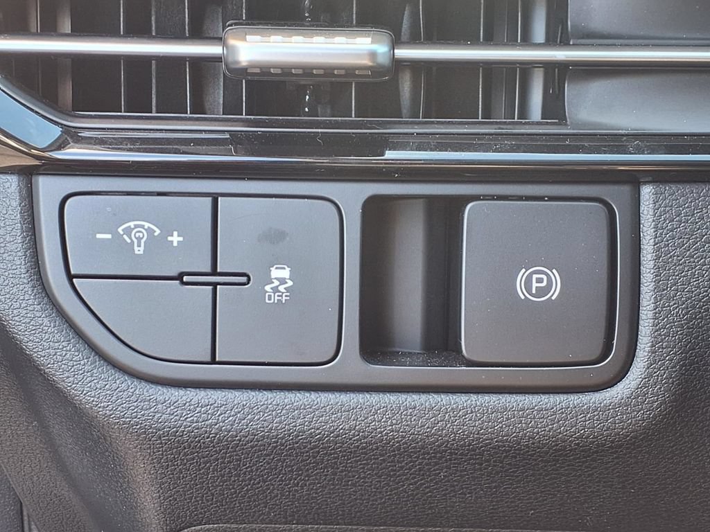 Certified 2026 Kia Sportage LX FWD image 6