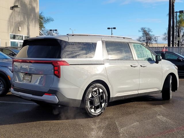 New 2026 Kia Carnival EX FWD image 5