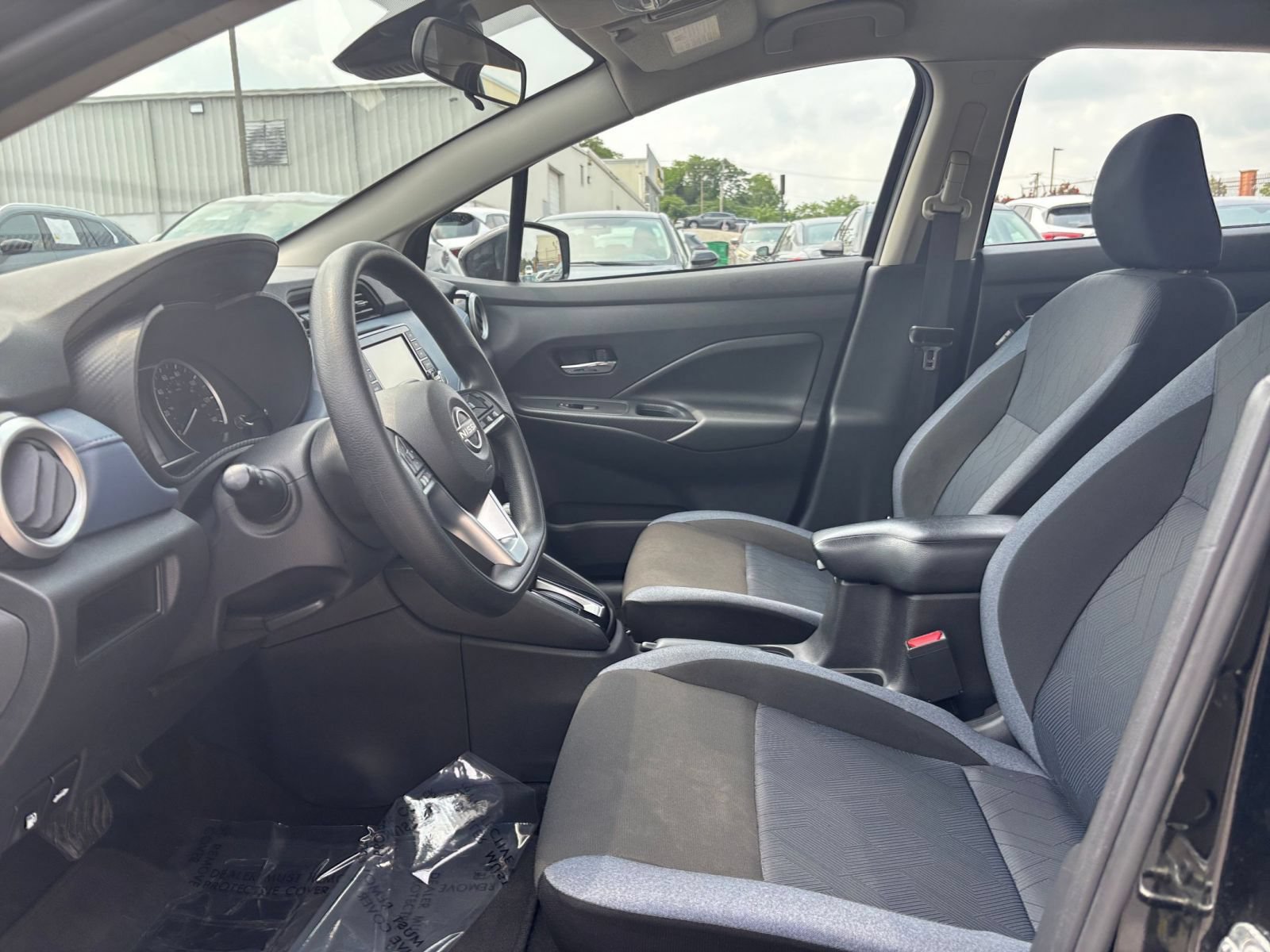 Used 2025 Nissan Versa SV FWD image 20