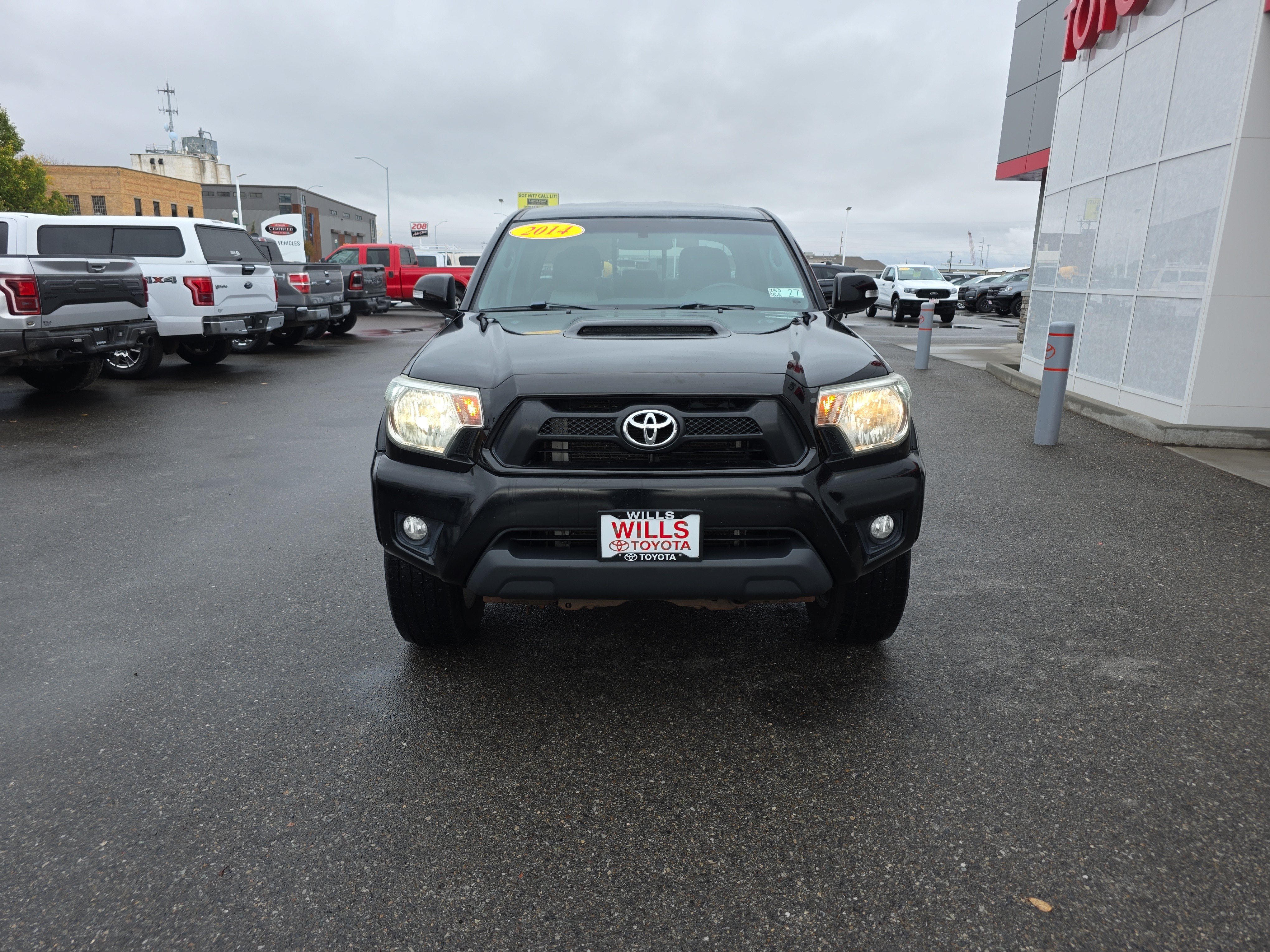 Used 2014 Toyota Tacoma 4x4 Double Cab w/ TRD Sport Package image 5