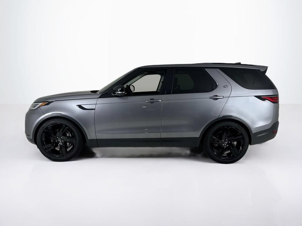 Used 2024 Land Rover Discovery S AWD/4WD image 2