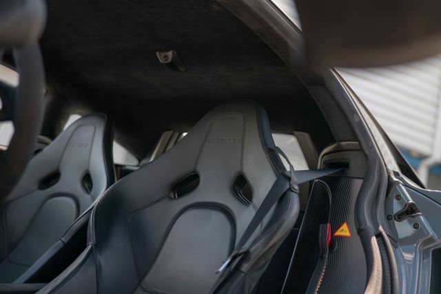 Used 2016 McLaren 675LT Coupe RWD image 38