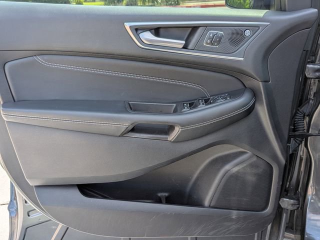 Used 2020 Ford Edge Titanium FWD image 10