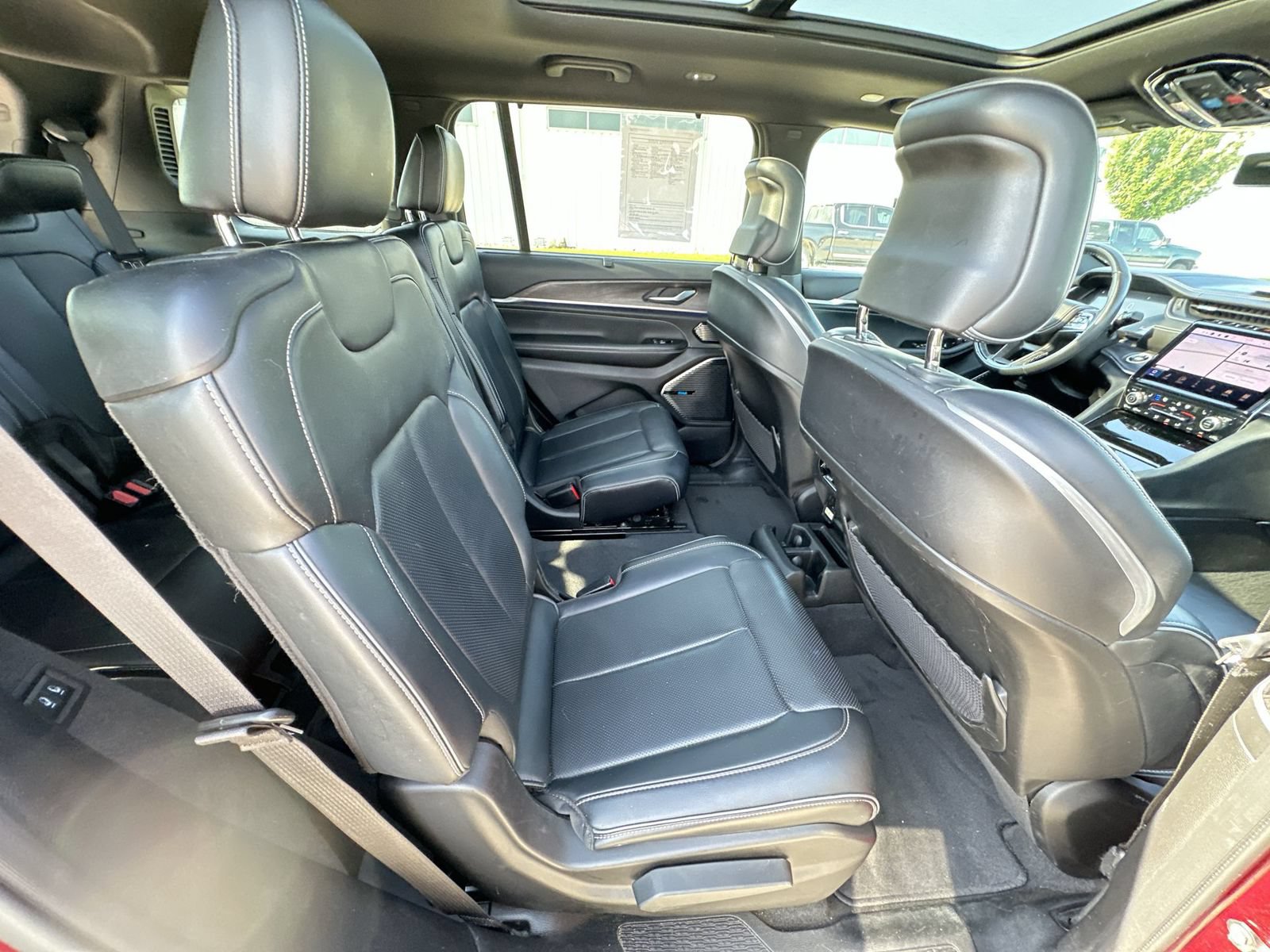 Used 2021 Jeep Grand Cherokee L Overland w/ Advanced Protech Group III AWD/4WD image 27