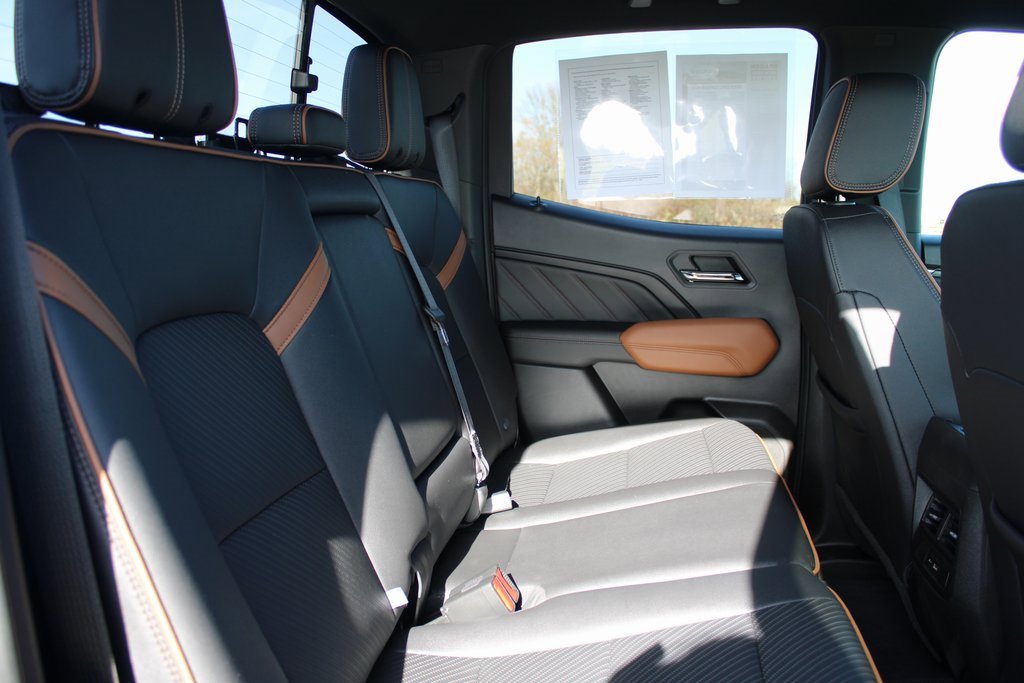 Used 2023 GMC Canyon AT4 image 25