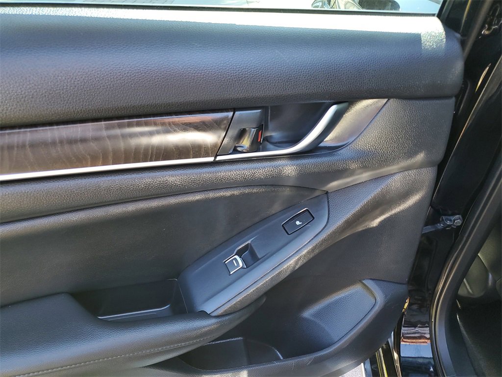 Used 2021 Honda Accord Touring image 12
