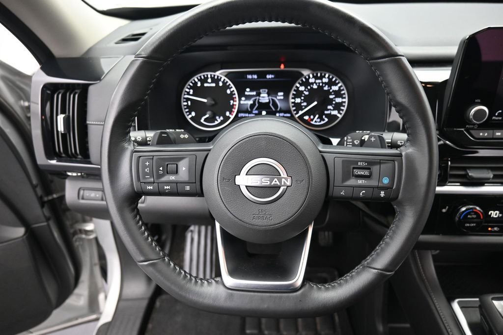 Used 2024 Nissan Pathfinder SV AWD/4WD image 12