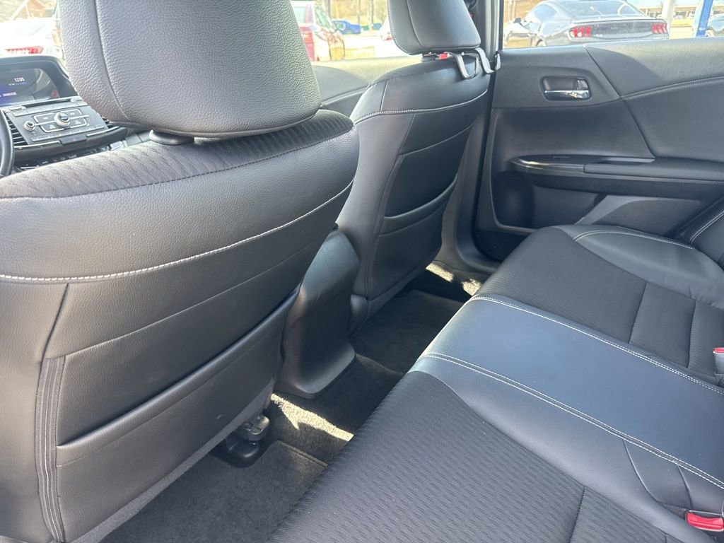 Used 2017 Honda Accord Sport image 25