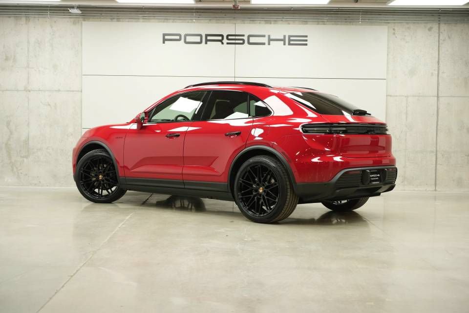 New 2026 Porsche Macan 4 Electric AWD/4WD image 3