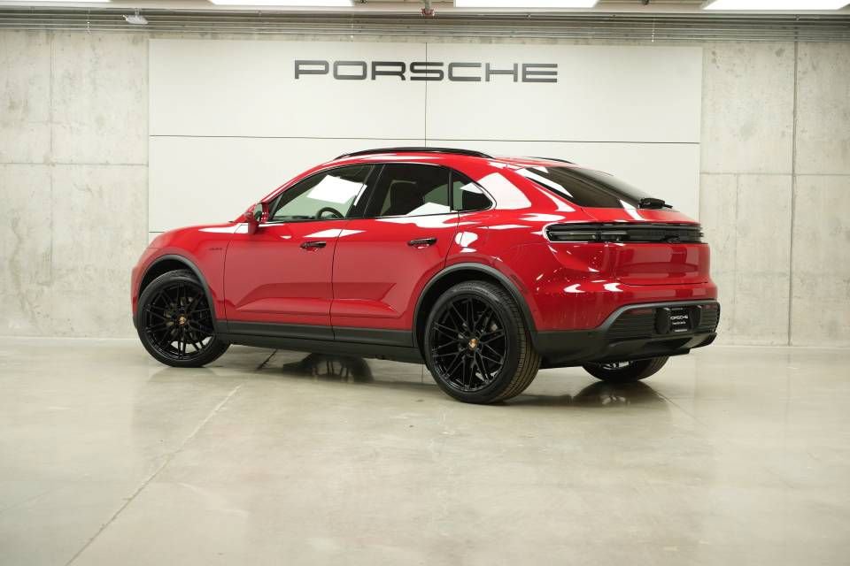 New 2026 Porsche Macan 4 Electric AWD/4WD image 3