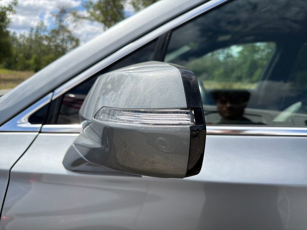 Used 2025 Cadillac XT6 Premium Luxury FWD image 12