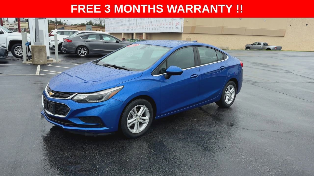 Used 2017 Chevrolet Cruze LT image 4