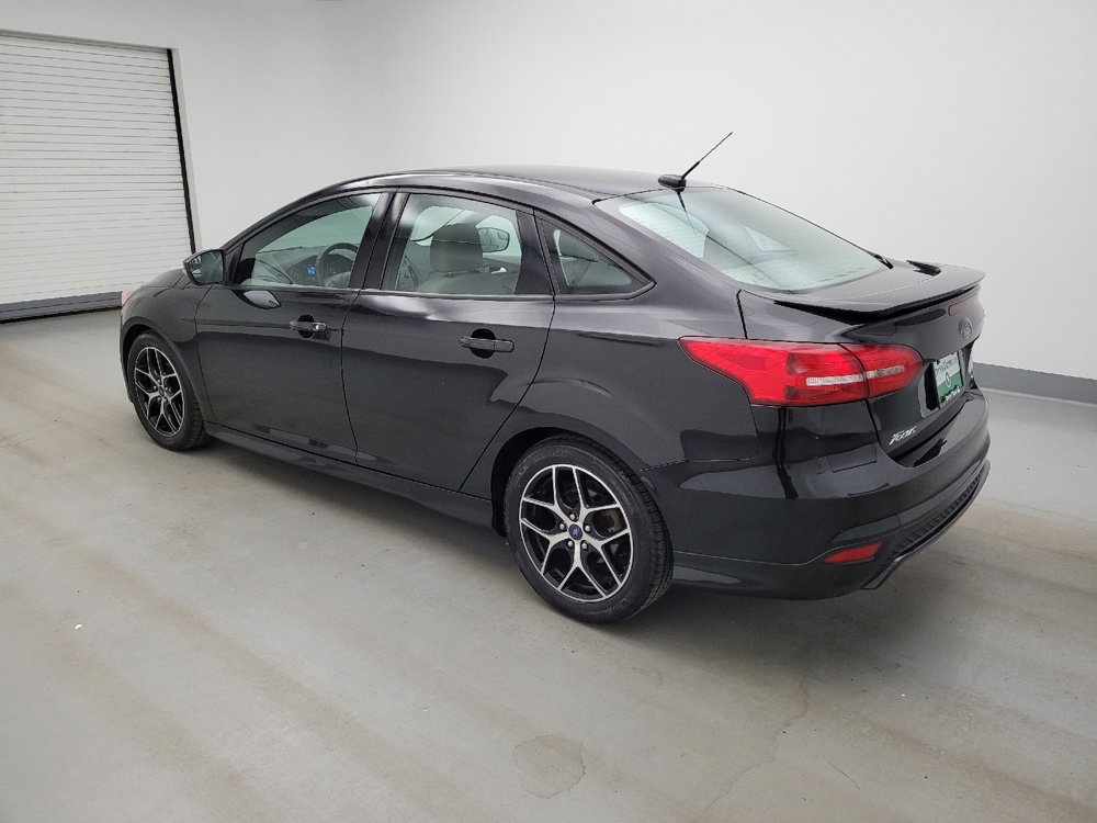 Used 2015 Ford Focus SE w/ SE Sport Package FWD image 3