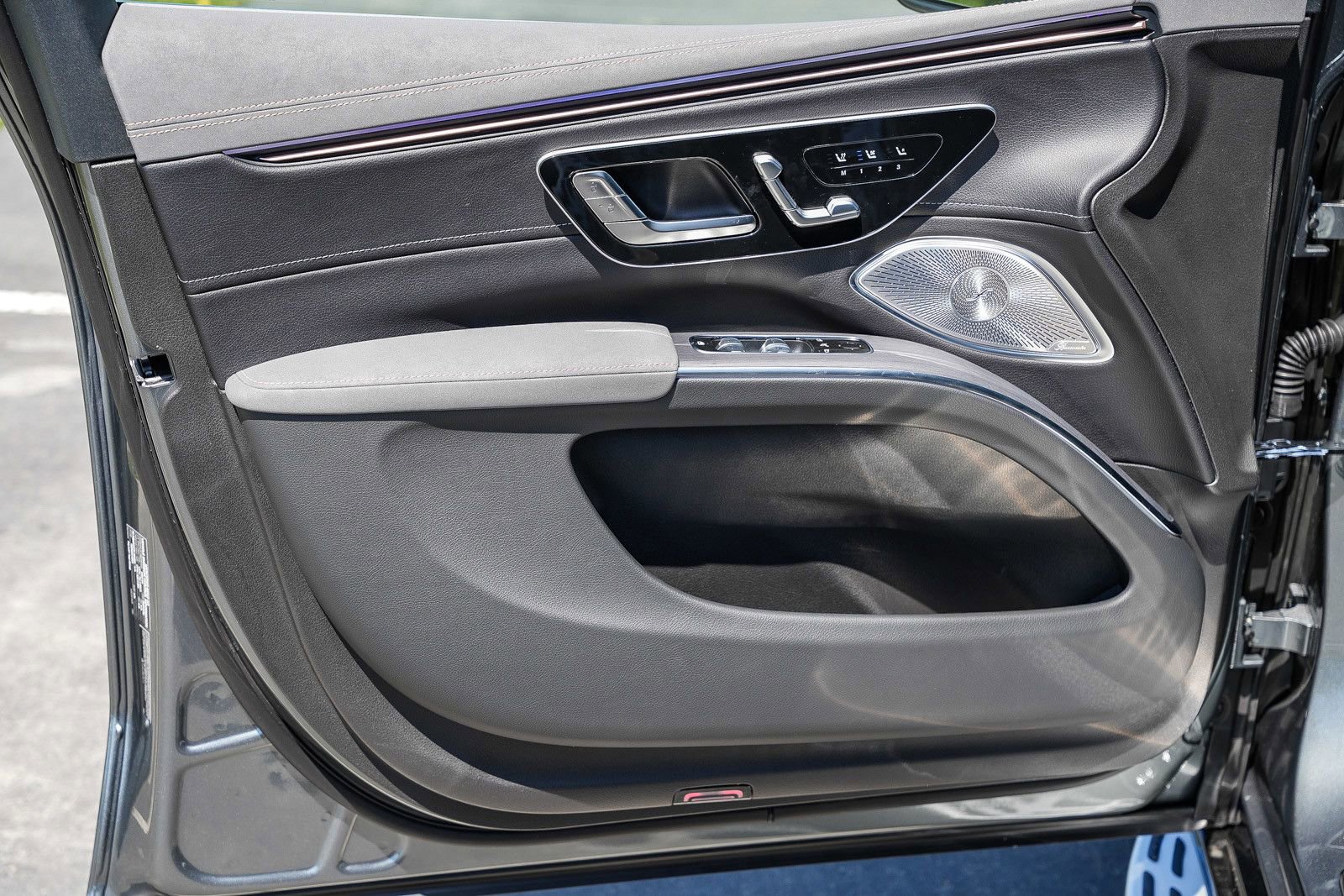 New 2026 Mercedes-Benz EQS 550 4MATIC SUV image 19