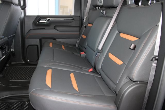 Used 2025 GMC Sierra 2500 AT4 w/ AT4 Premium Plus Package AWD/4WD image 23