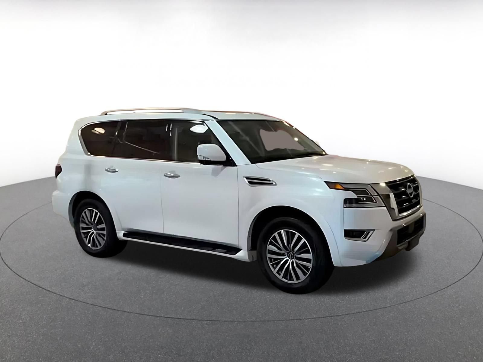 Used 2024 Nissan Armada SL RWD image 2
