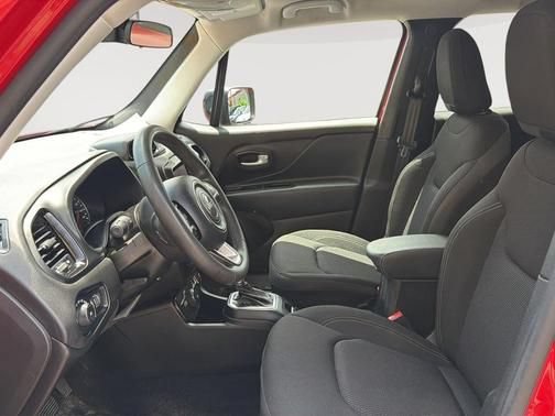 Used 2023 Jeep Renegade Altitude AWD/4WD image 8