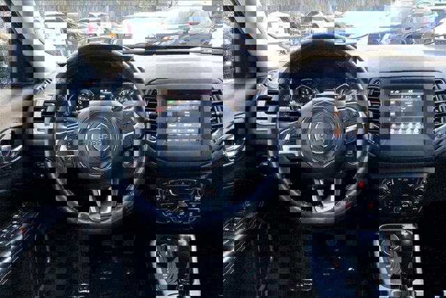 Used 2020 Jeep Compass Latitude w/ Cold Weather Group image 4